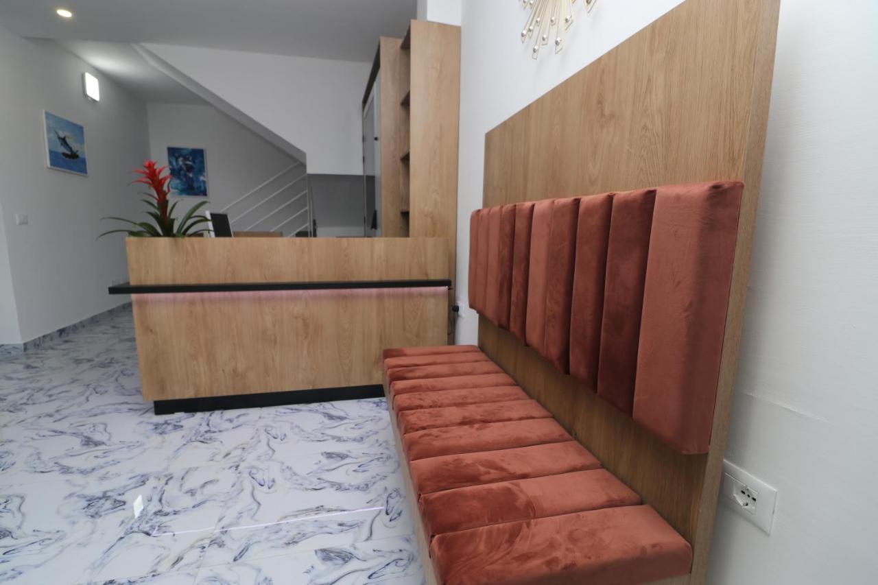 Heming-Way Hotel Durrës 외부 사진