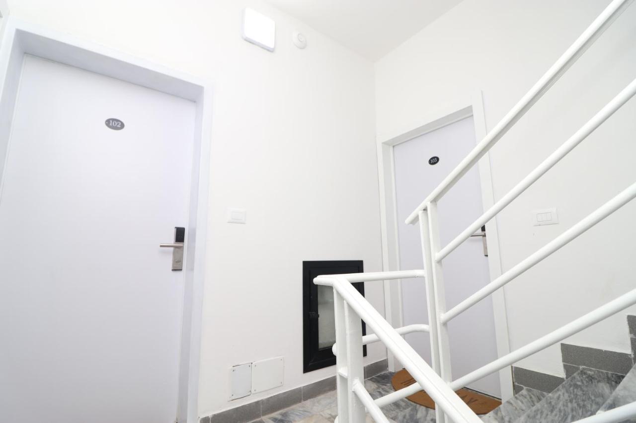 Heming-Way Hotel Durrës 외부 사진