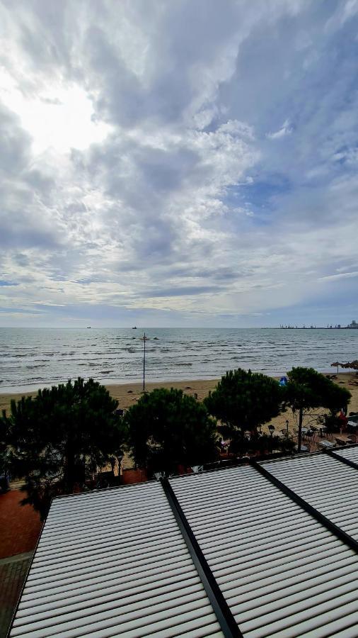 Heming-Way Hotel Durrës 외부 사진