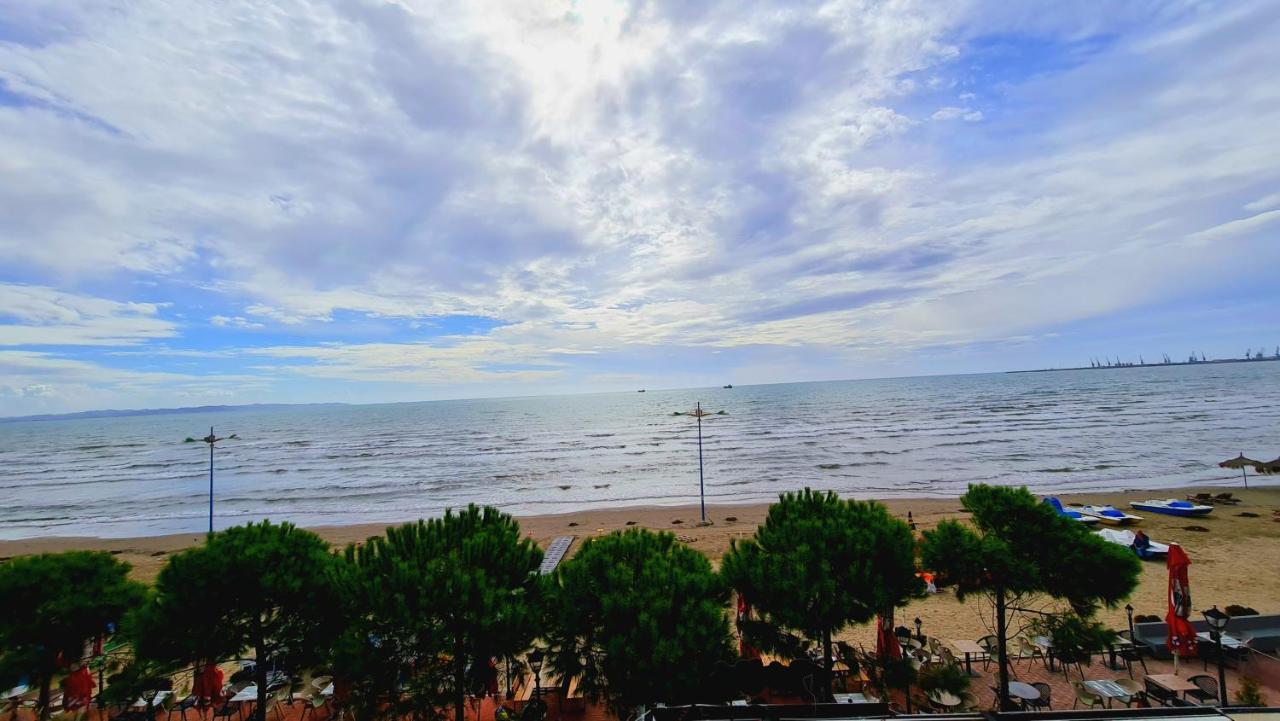 Heming-Way Hotel Durrës 외부 사진