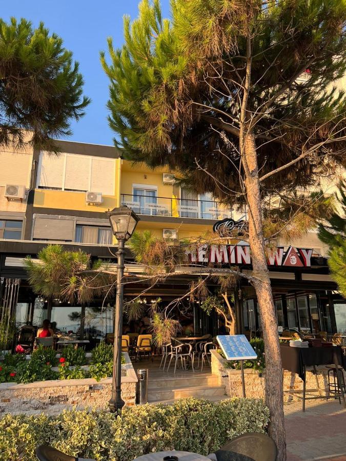 Heming-Way Hotel Durrës 외부 사진