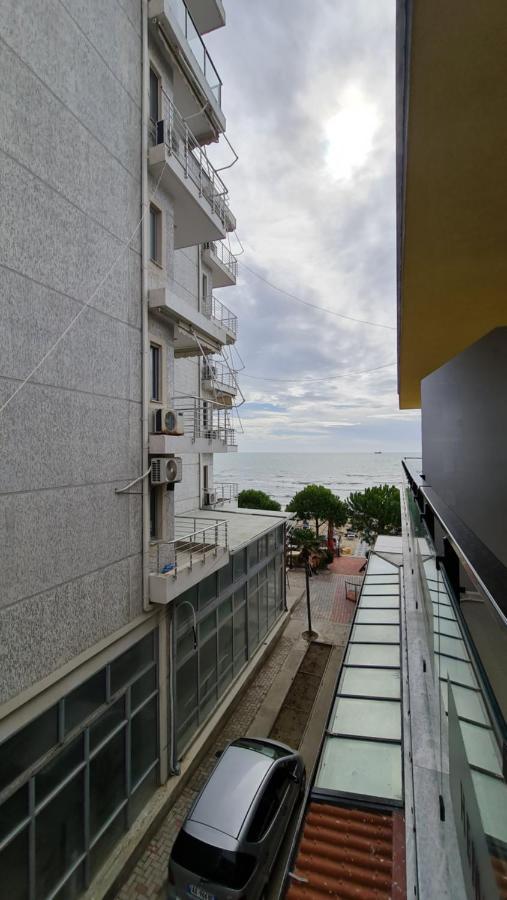 Heming-Way Hotel Durrës 외부 사진